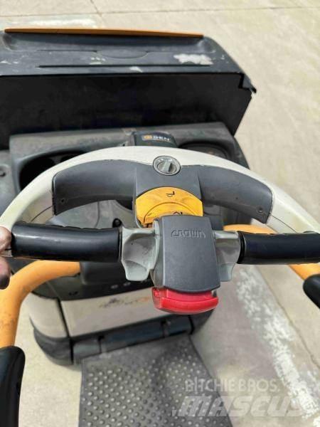 Crown WT3040 Low lifter