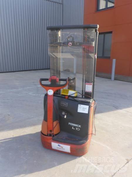 Fenwick L10 Pedestrian stacker