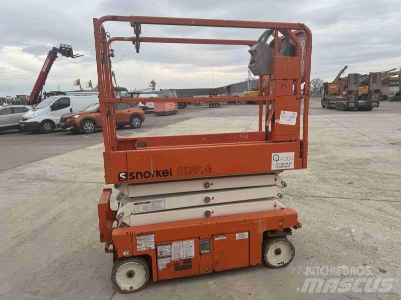 Snorkel S3219E Articulated boom lifts