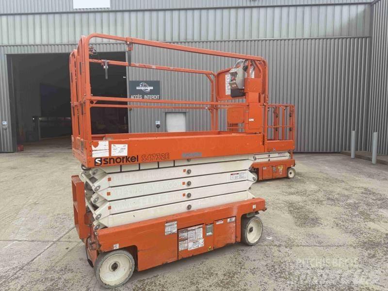 Snorkel S4732E Articulated boom lifts