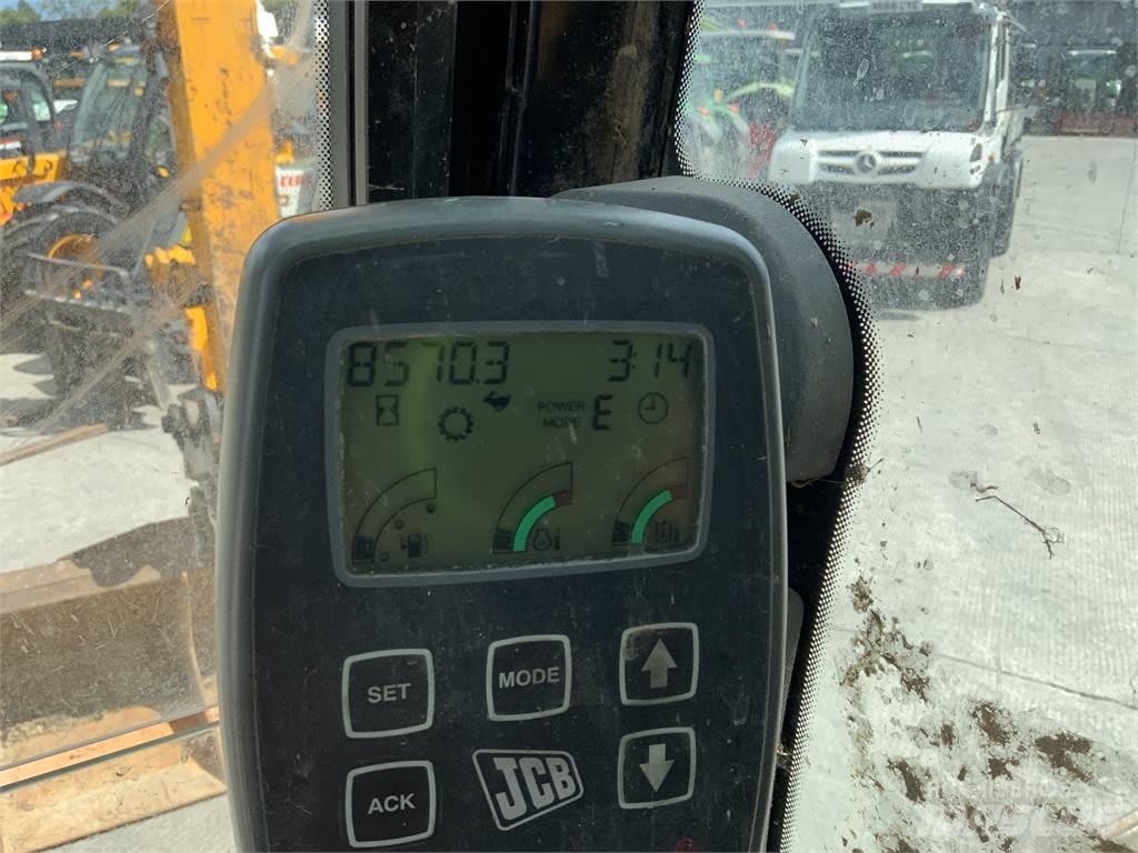JCB JS130 LC Digger Farm machinery