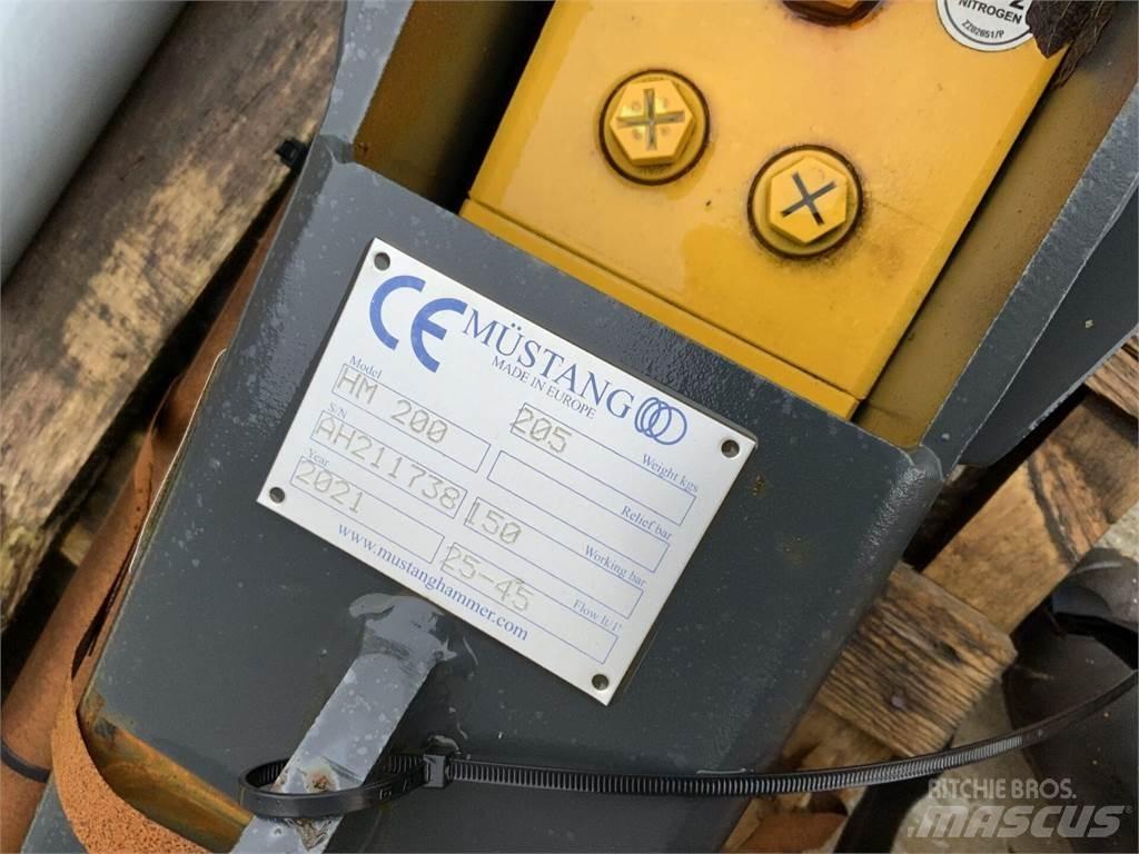 Mustang HM200 Breaker Farm machinery