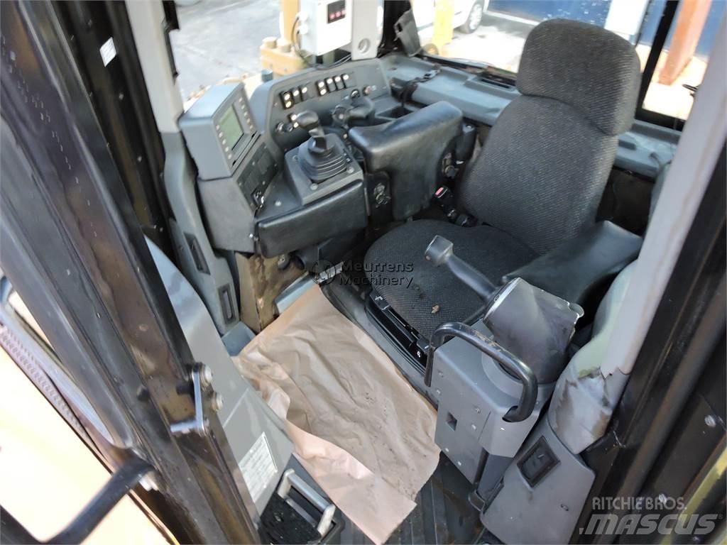 CAT D8T Dozers