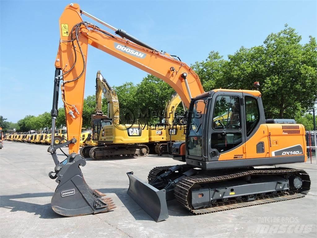 Doosan DX140LC Crawler excavators
