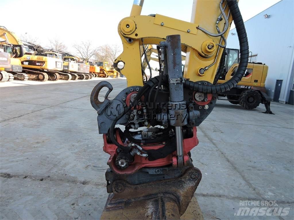 Komatsu PW148 Wheeled excavators