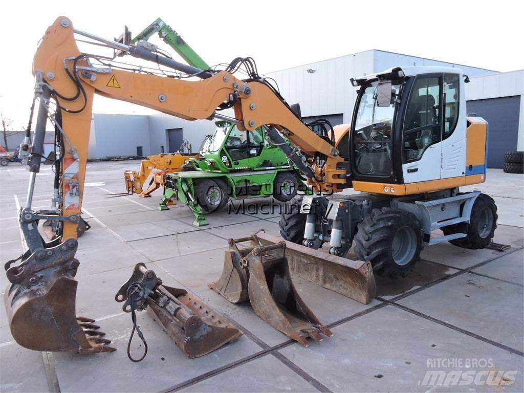 Liebherr A910 Wheeled excavators