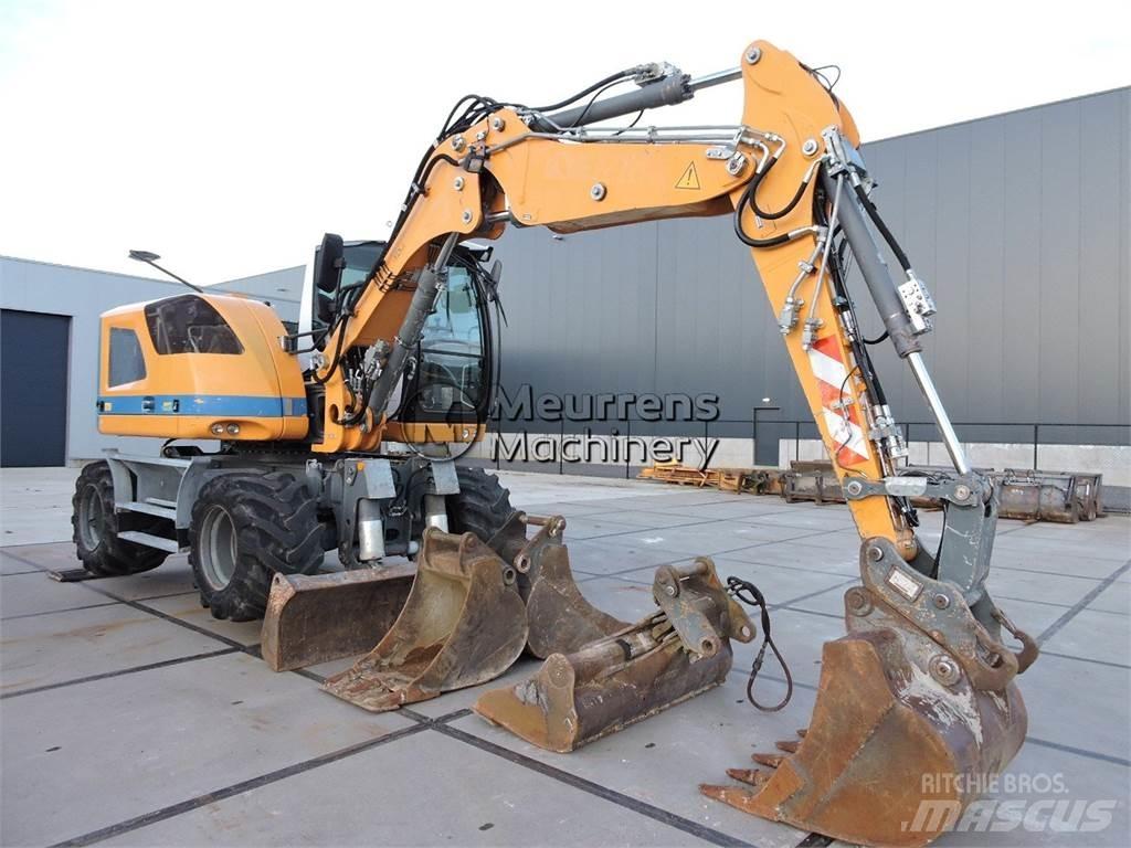 Liebherr A910 Wheeled excavators