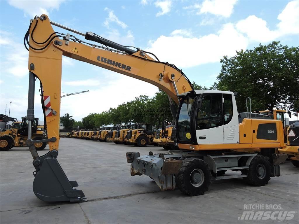 Liebherr A924 Wheeled excavators
