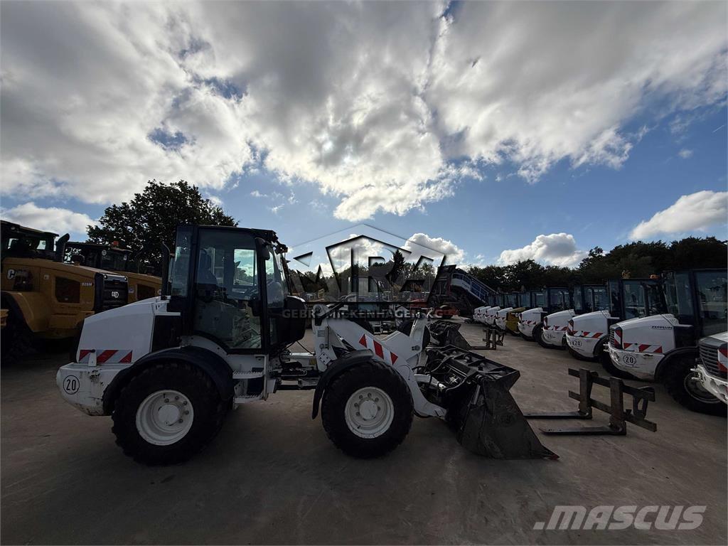 CAT 908M Wheel loaders