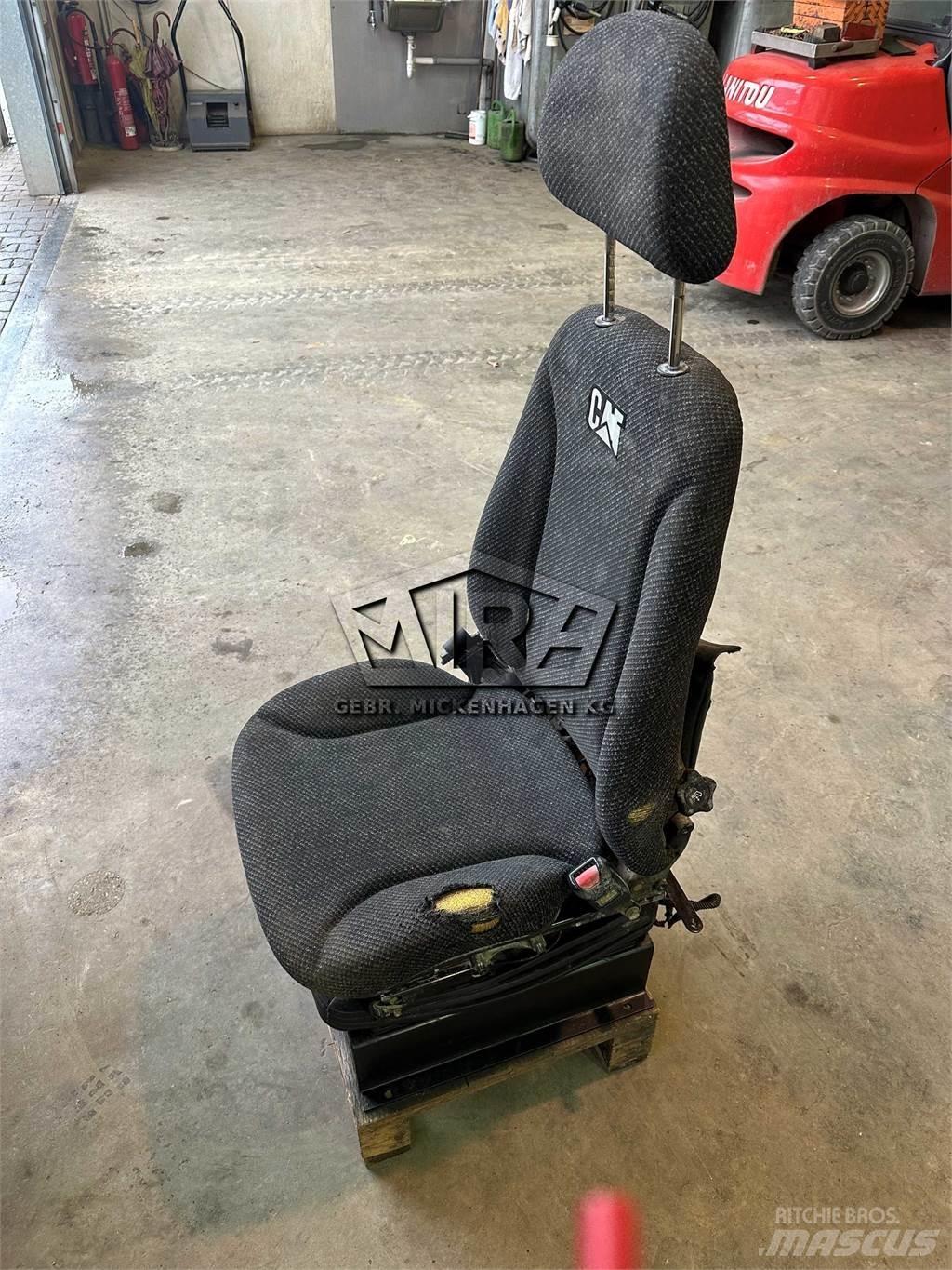 CAT 966 KXE / Sitz Cabins and interior