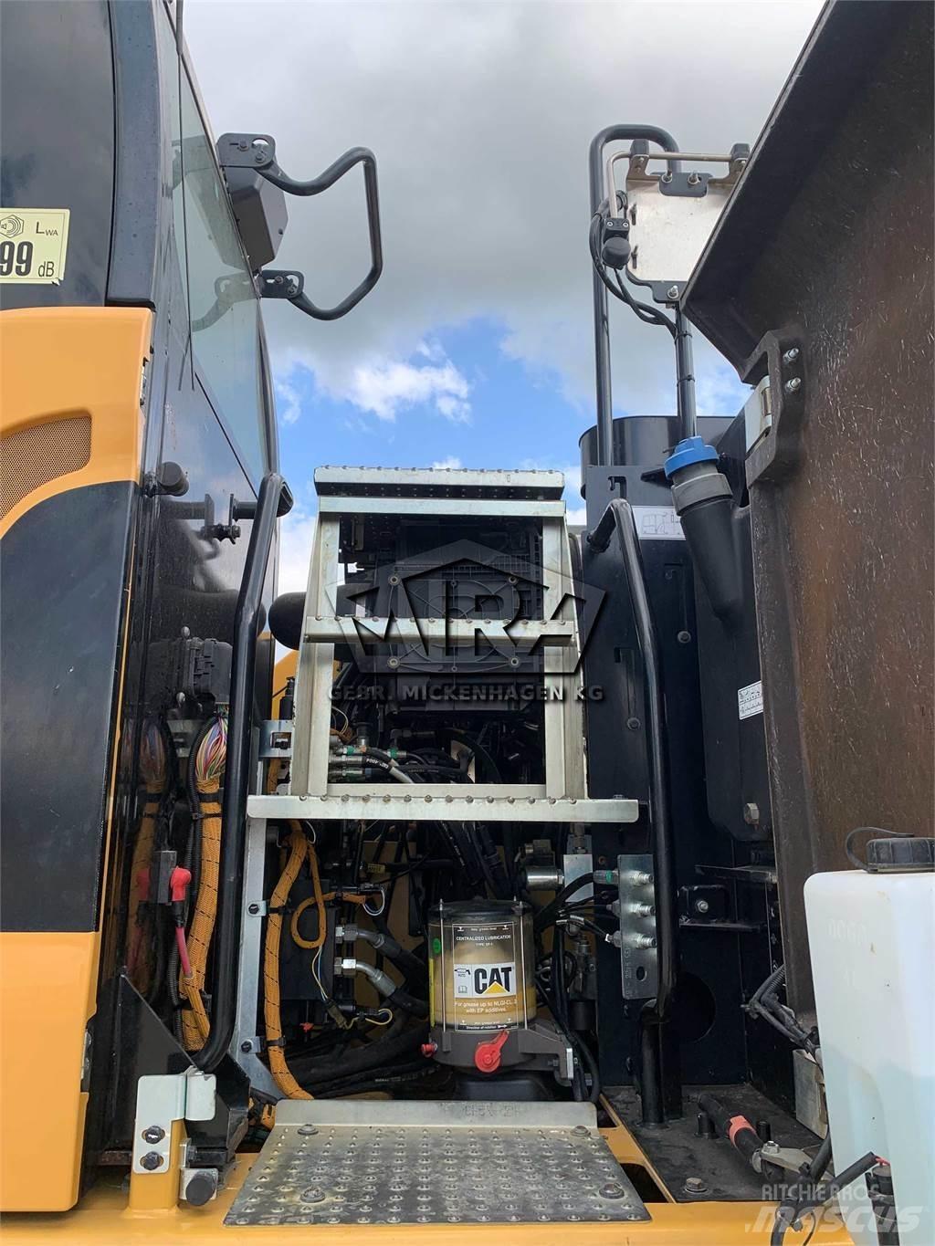 CAT M322 F Wheeled excavators