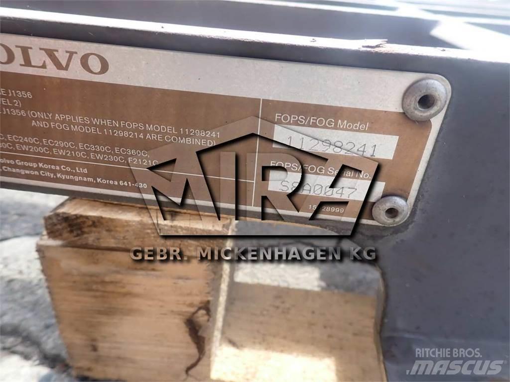 Volvo EC 360 C Cabins and interior