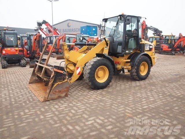 CAT 908M / 35 km/h Wheel loaders