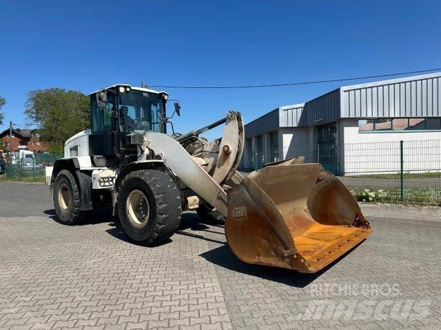 CAT 938 M / High Lift Wheel loaders