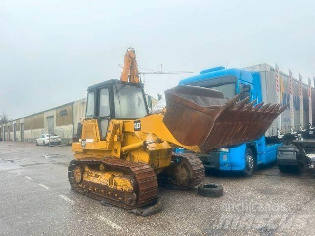 CAT 953 Crawler dozers