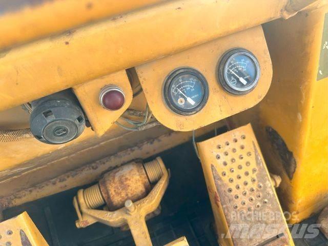 CAT 953 Crawler dozers