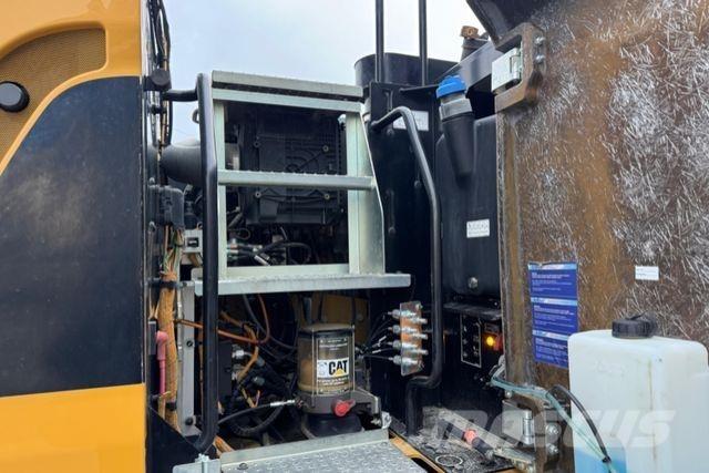 CAT | M320F Oilquick Other