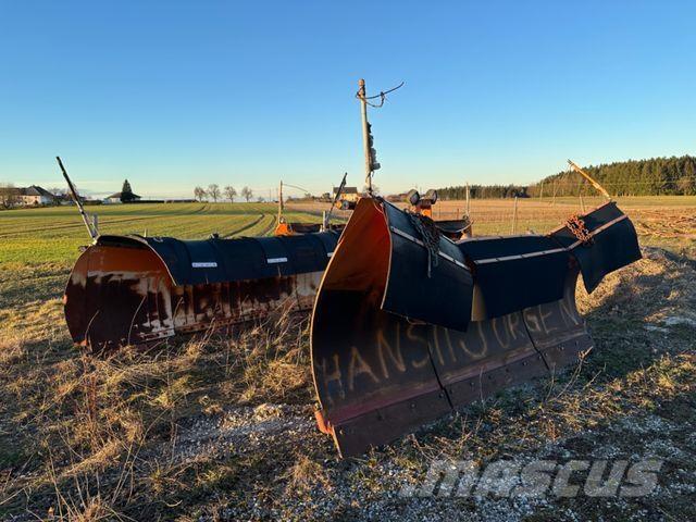 Dücker Schneepflug Reversible ploughs