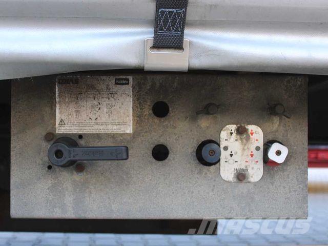  H&amp;W Curtainsider trailers