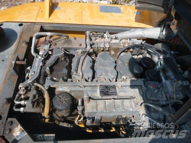 Liebherr R924 LC Crawler excavators