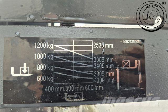 Linde L12 High lift order picker