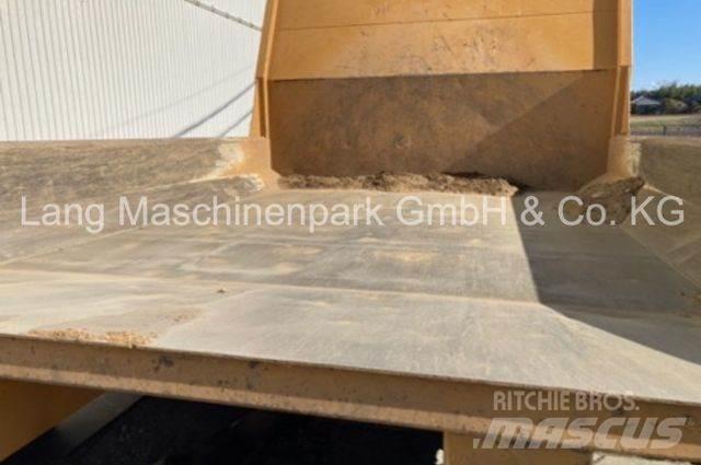 Morooka MST 2200 VD Articulated Haulers
