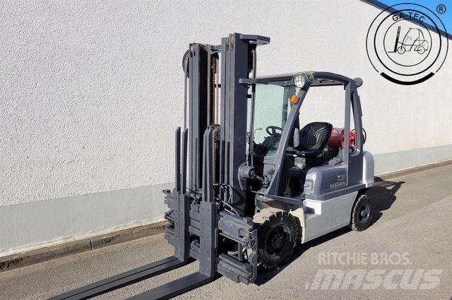 Nissan U1D2A25LQ LPG trucks