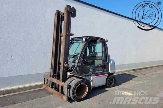 Nissan YG1D2A320 Diesel trucks