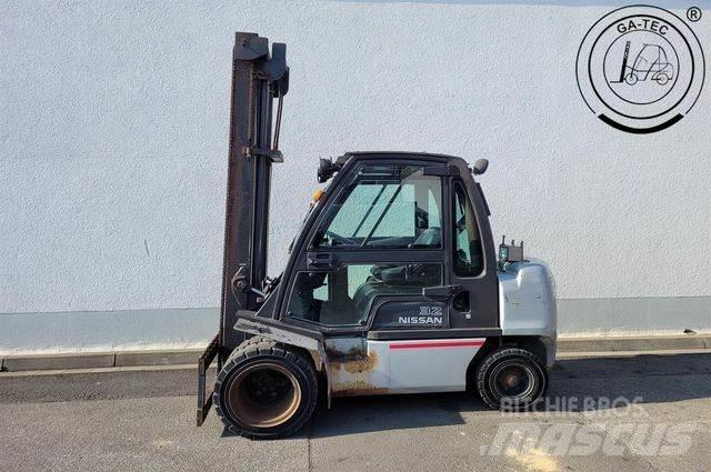 Nissan YG1D2A320 Diesel trucks