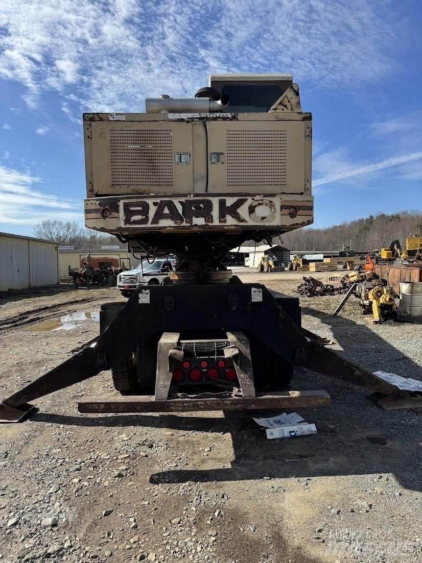 Barko 160D Knuckle boom loaders
