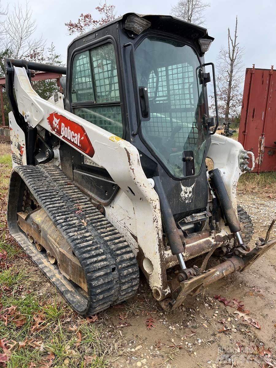 Bobcat T76 Skid steer loaders