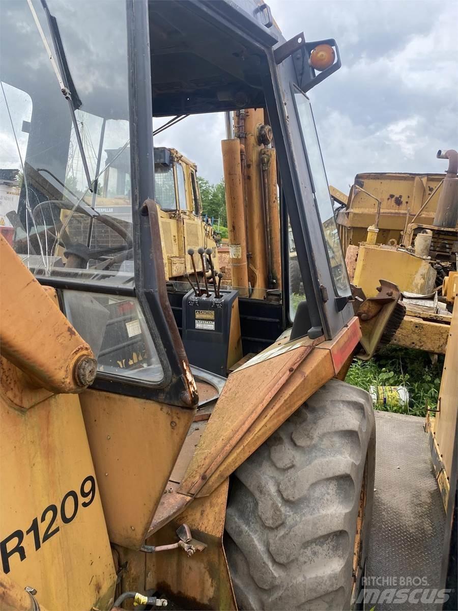 CASE 580D Backhoe