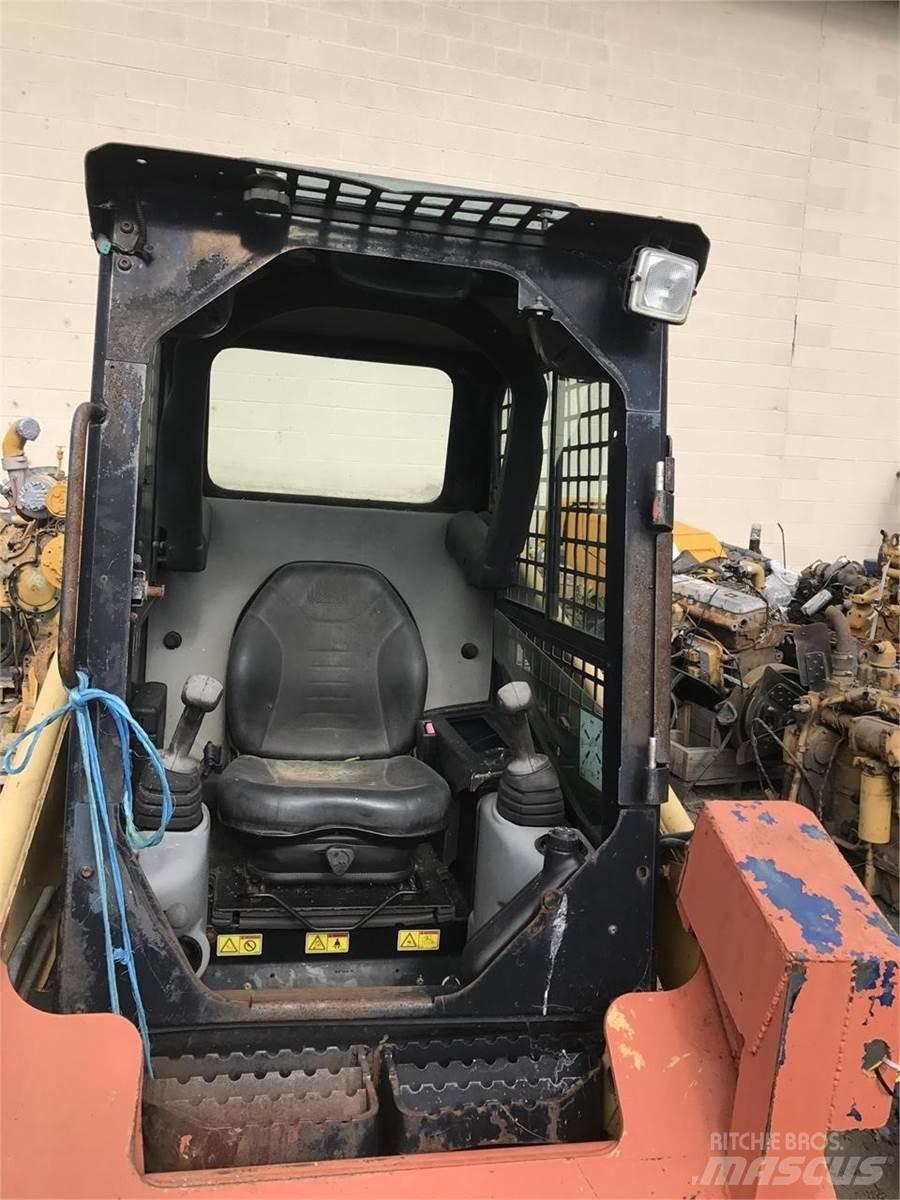 CAT 226B Skid steer loaders