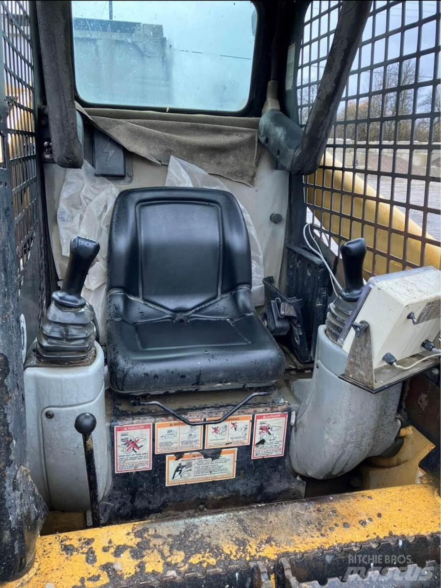 CAT 246 Skid steer loaders