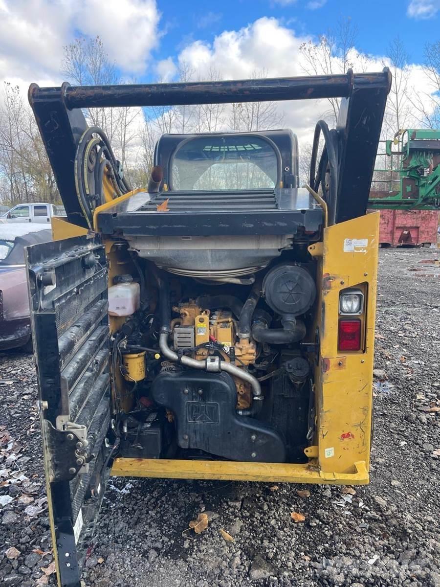 CAT 262D Skid steer loaders