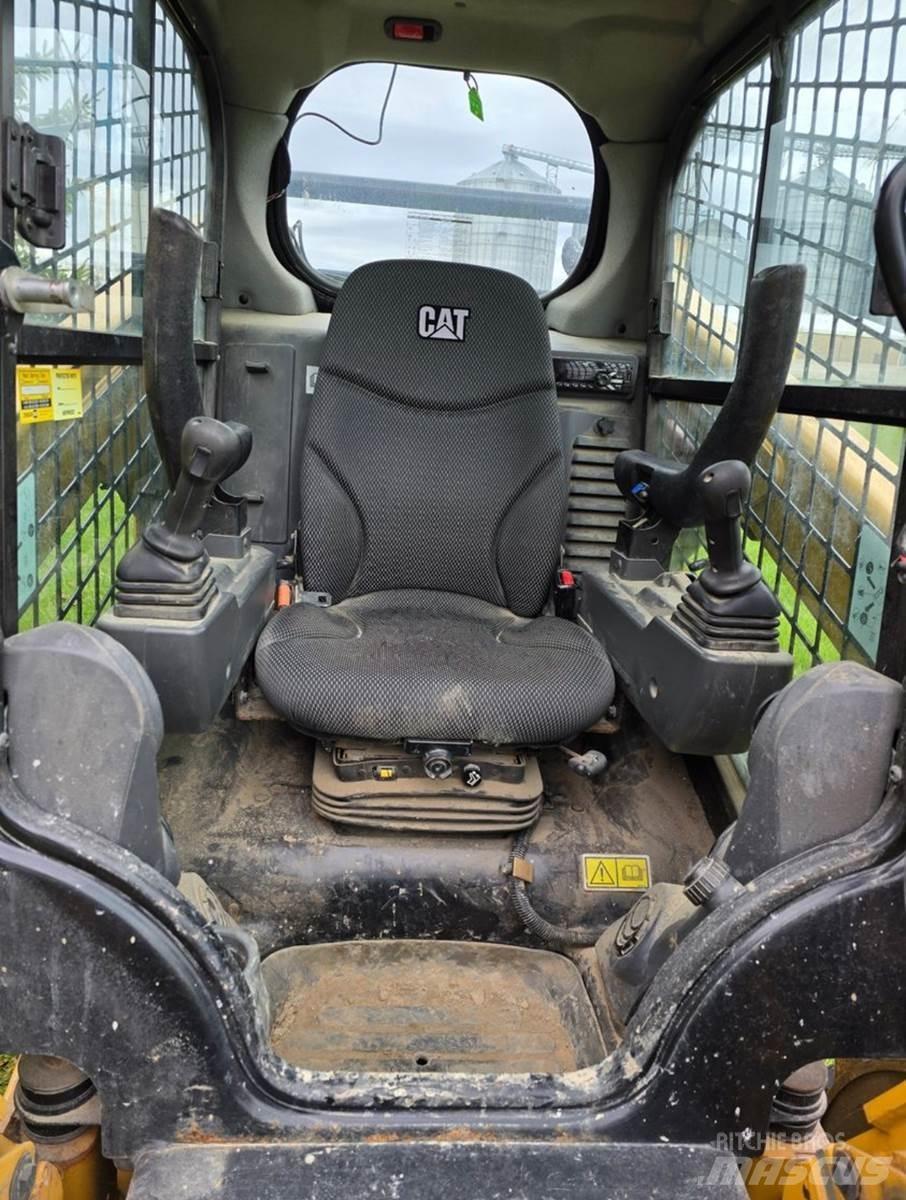 CAT 262D3 Skid steer loaders