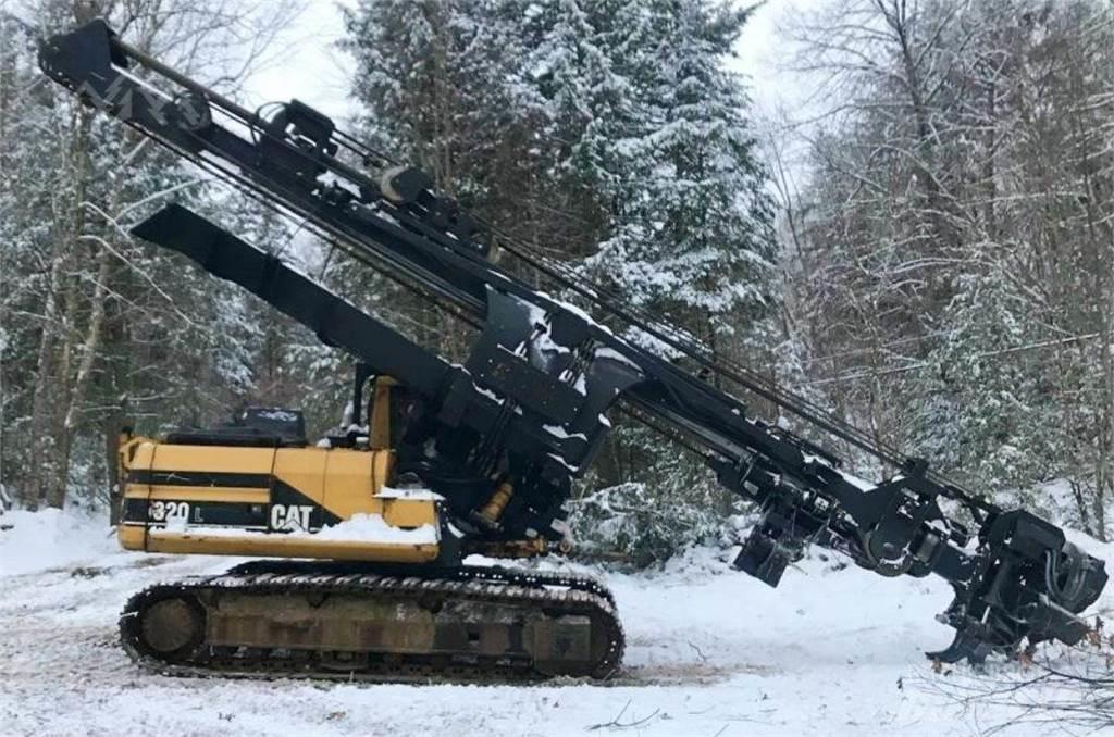 CAT 320L Delimbers
