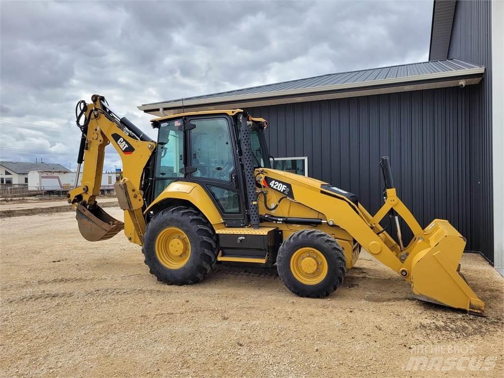 CAT 420F2 Backhoe