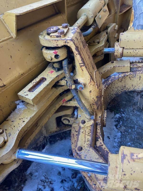 CAT 517 Skidders