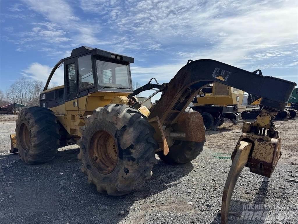 CAT 525B Skidders