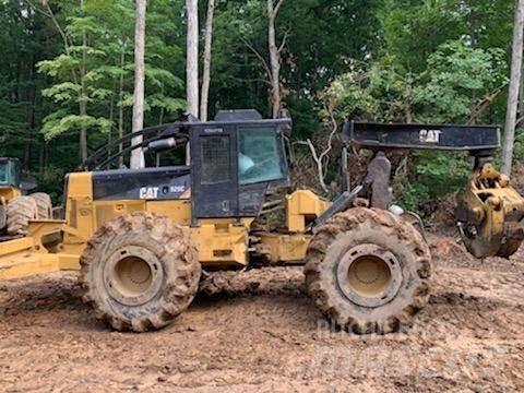 CAT 525C Skidders