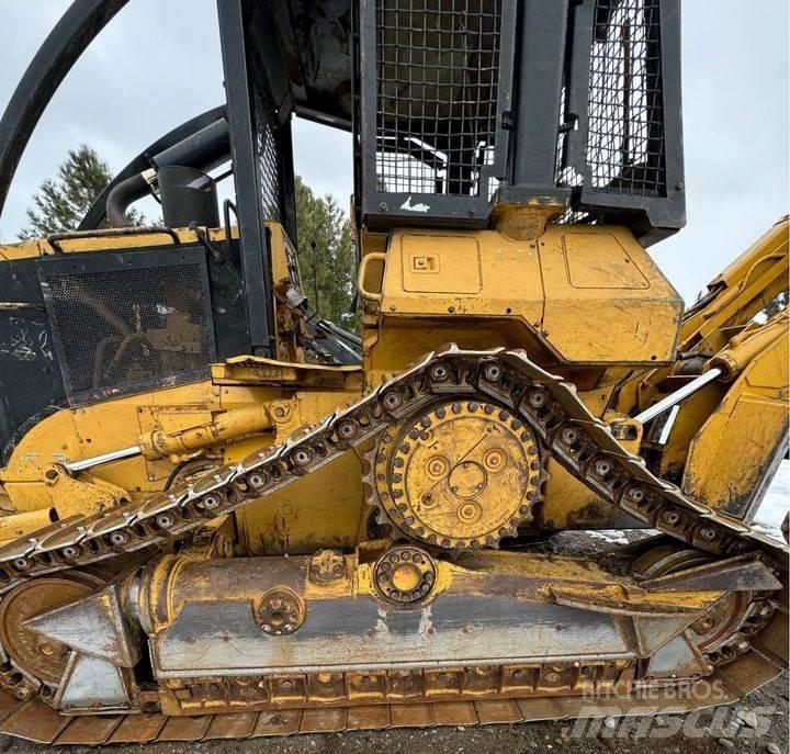 CAT 527 Skidders