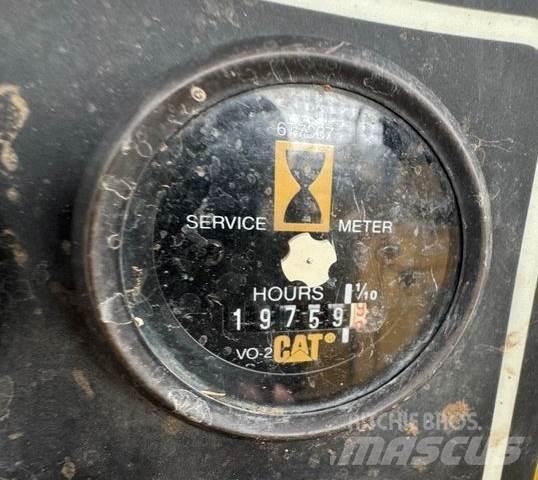 CAT 527 Skidders