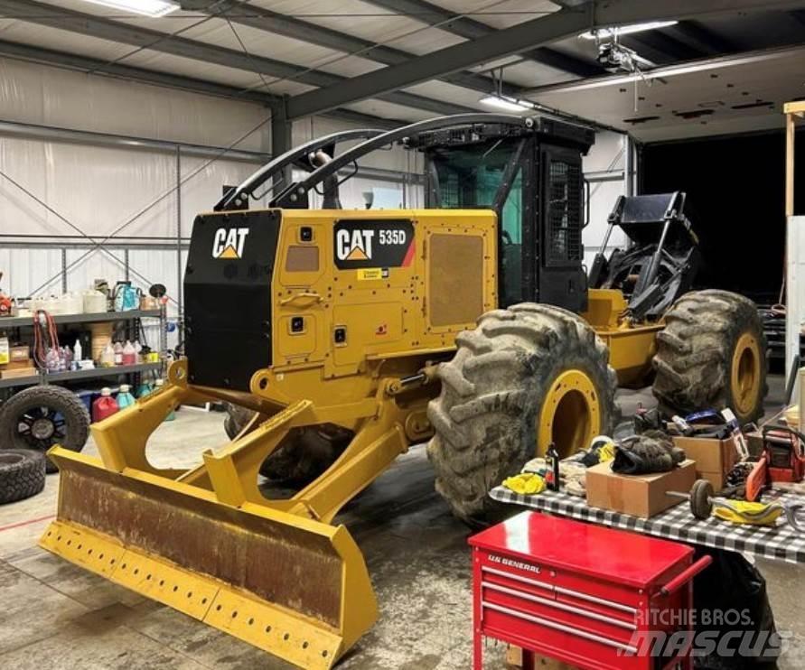 CAT 535D Skidders
