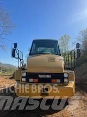 CAT 735 Panel vans