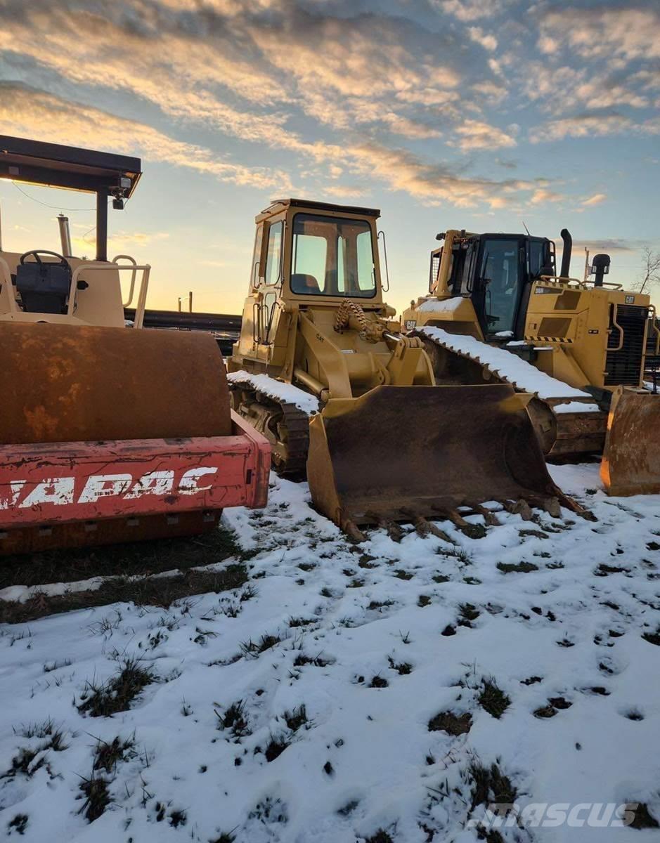 CAT 943 Crawler loaders