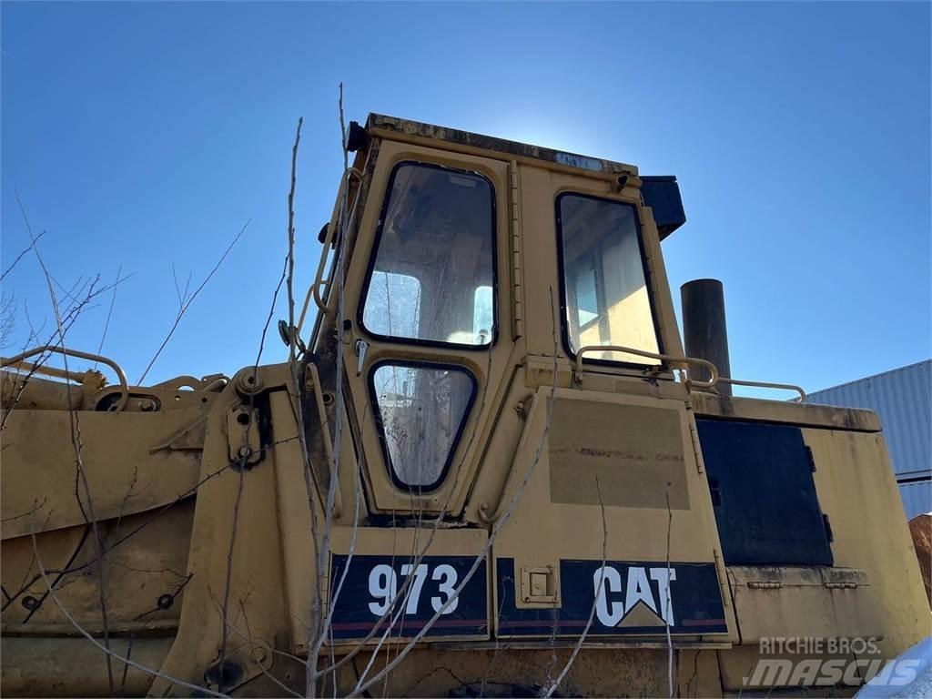 CAT 973 Crawler loaders