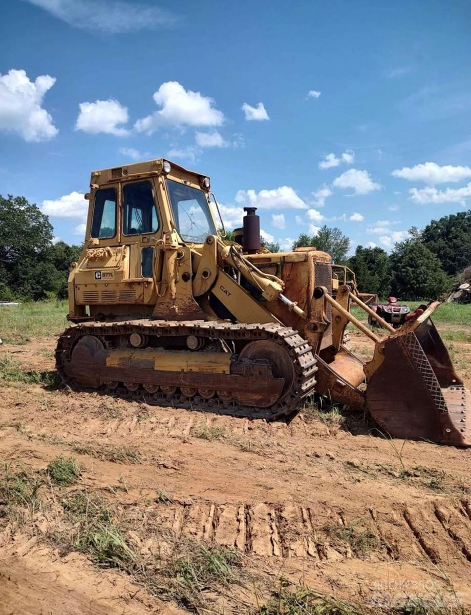 CAT 977L Crawler dozers