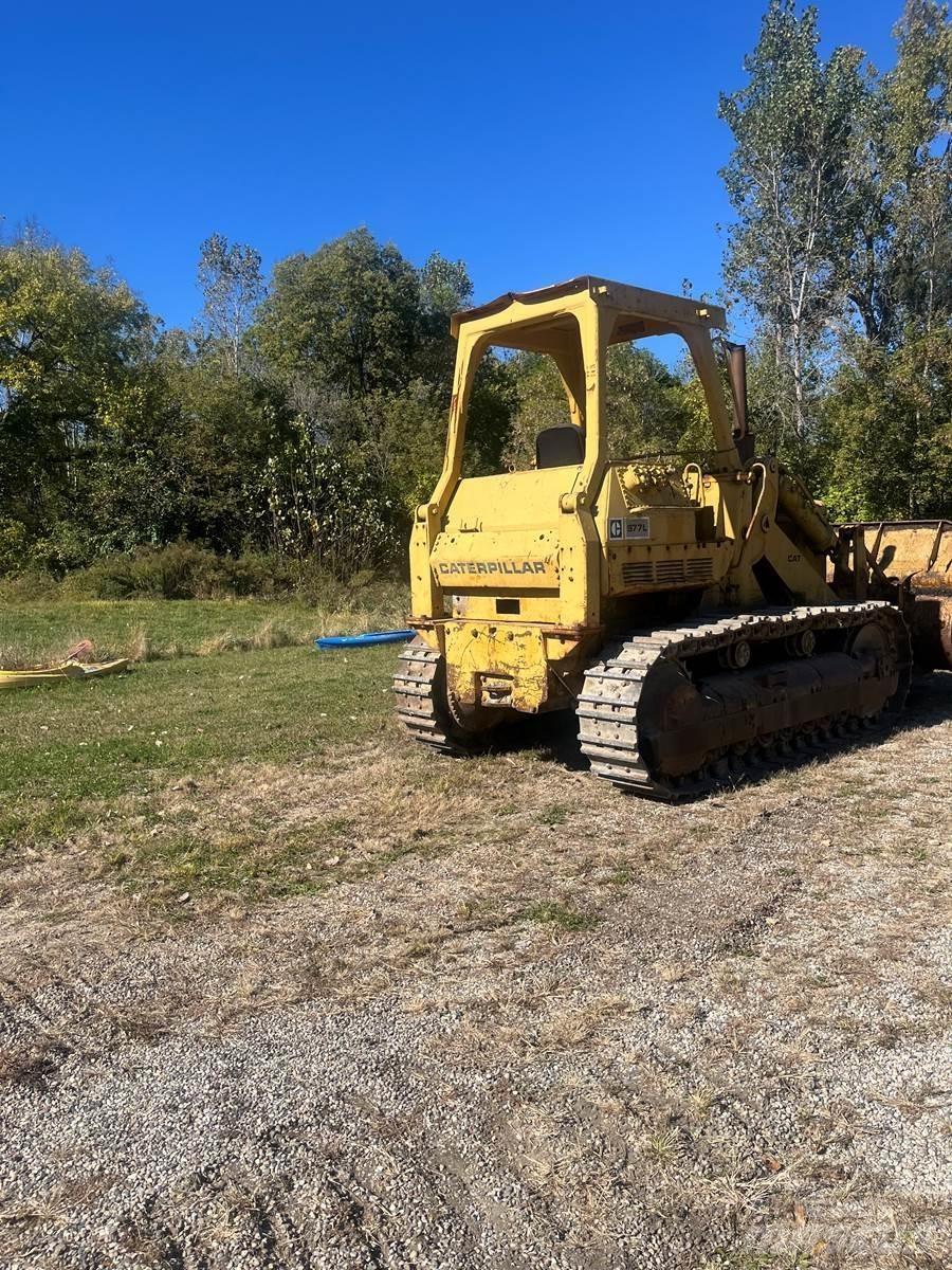 CAT 977L Crawler loaders