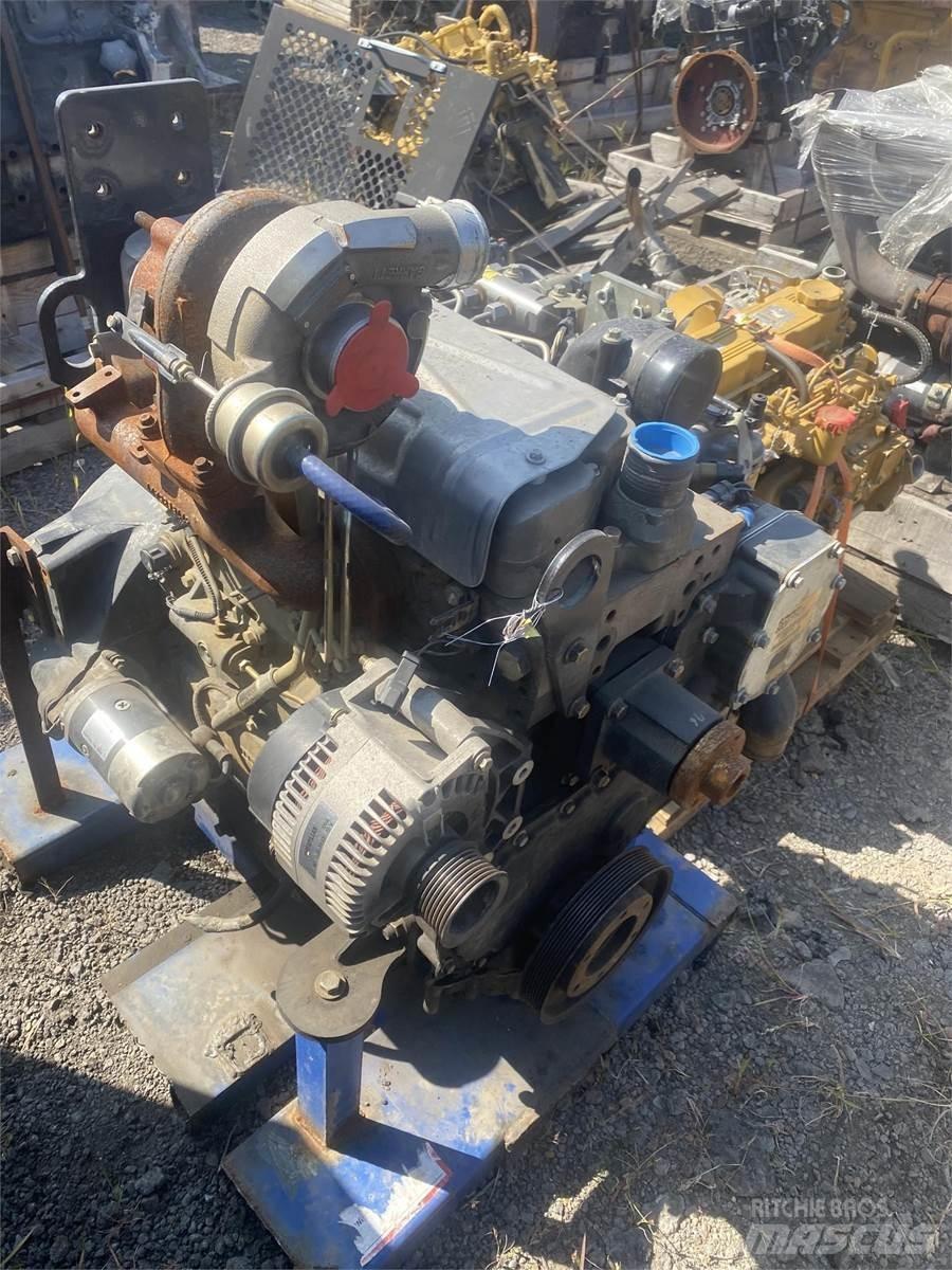 CAT C4.4 Engines